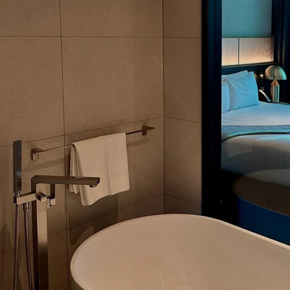 Sonia-Bath-Projects-Pullman-Hotel-Airport-Auckland-eletech-v