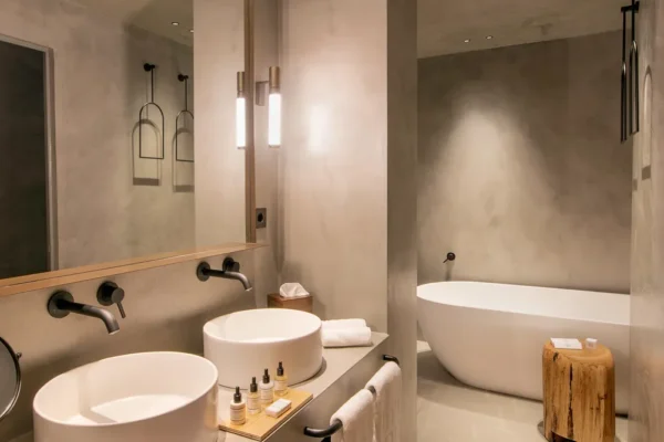 Sonia-bath-bathroom-accessories-cutom-projects-contract-only-you-hotel-malaga-hotel-black Only you hotel