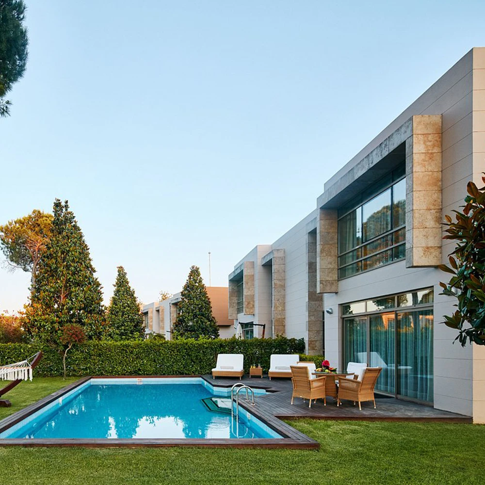 Sonia-Bath-Projects-gloria-serenity-resort-03-v