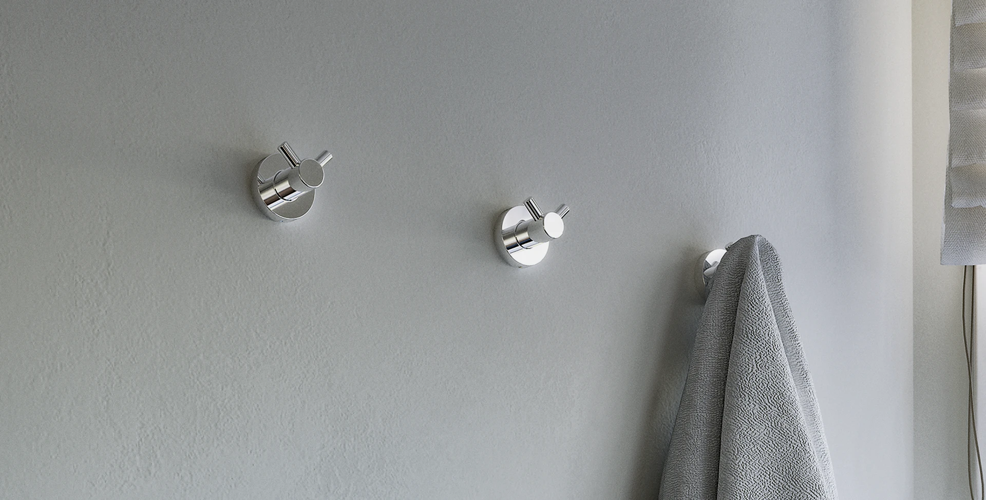 Sonia-bath-accesorios-baño-galeria-percha-astral-acabado-cromo