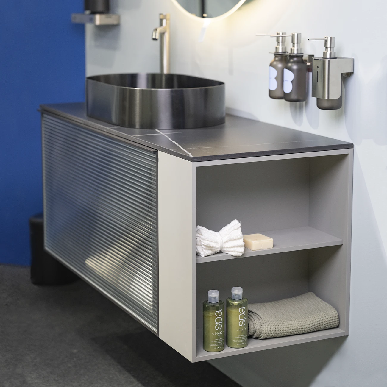 sonia-bath-brera-mueble-modular-suspendido-personalizable-porcelanico-inox-gris-lavabo-negro