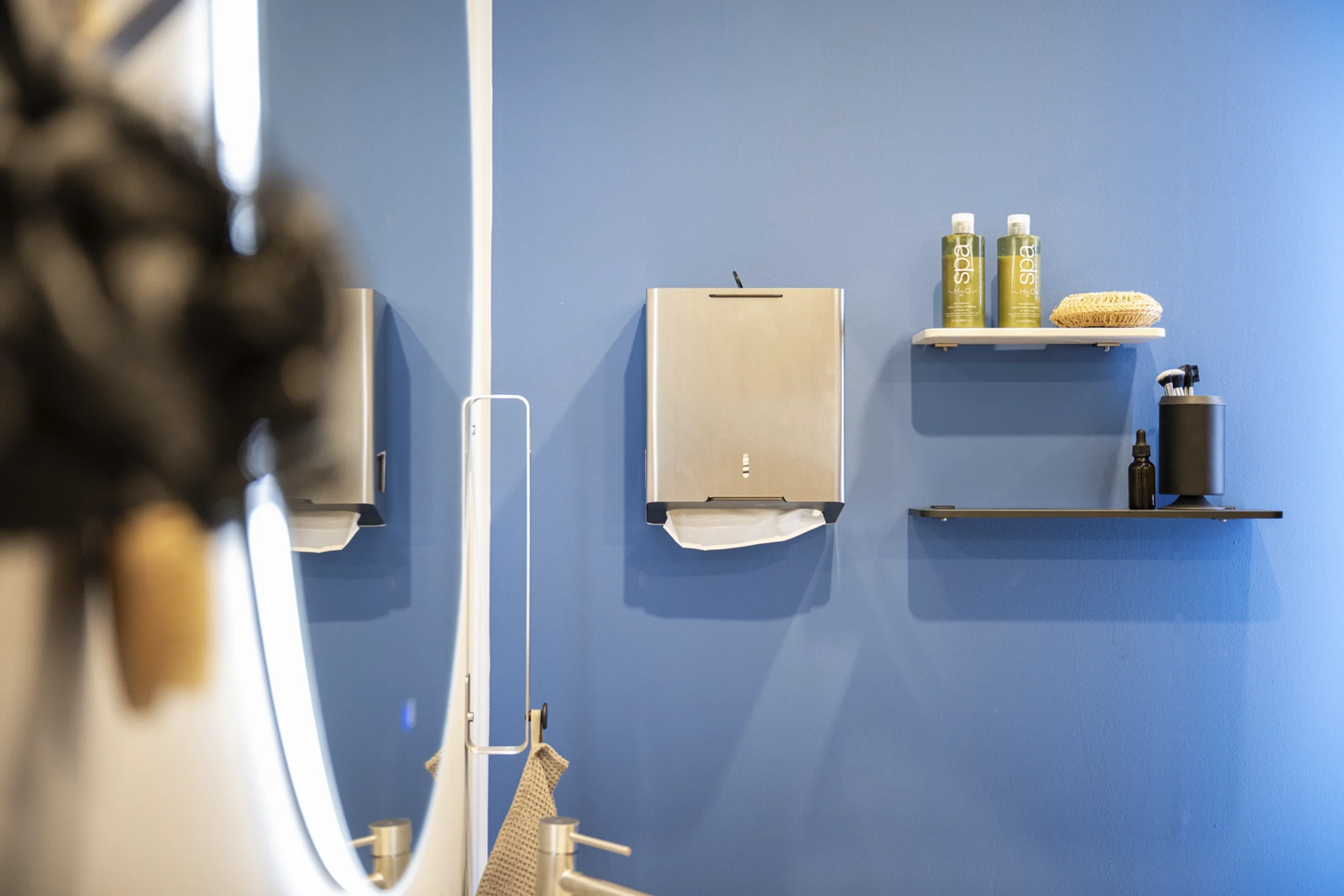 sonia-bath-space-contract-interihotel-nox-repisas-fenolica_2